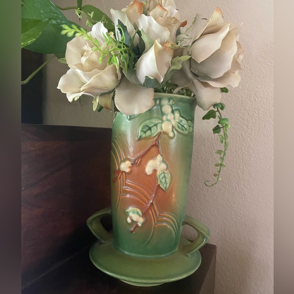 Roseville Vase - Picture 3 of 7